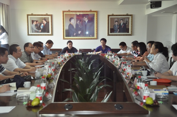 宜兴科技镇长团领导莅临远东参观考察