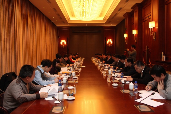 远东蒋锡培参加省工业大企业（集团）座谈会并提出建议