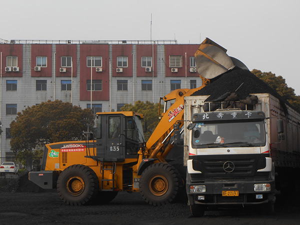 徐工装载机乍浦港初露锋芒
