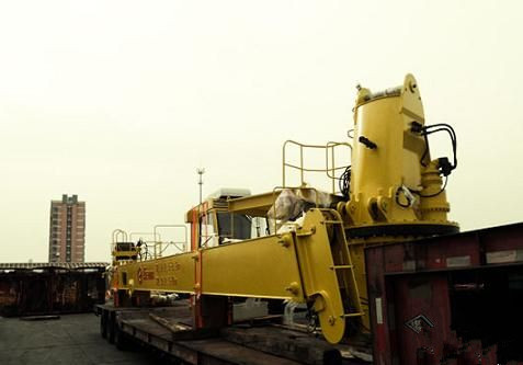 南通润邦重机交付一台GENMARMT型船用起重机