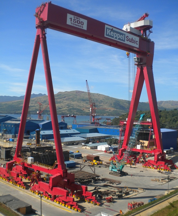 上海振华公司研发四轨龙门吊服务船厂改造