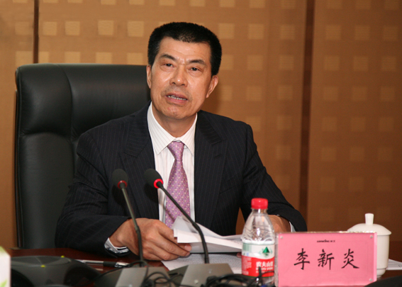 龙工传达全国人大会议精神积极作为谋发展