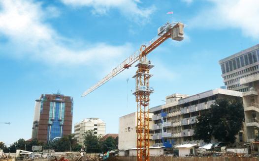 徐工QTZ200塔式起重机助力印尼购物中心建设