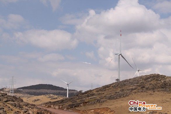 会东鲁南风电场33台风机吊装完成