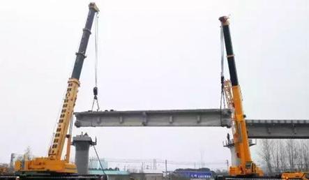 徐工全球首款新概念牵引轮式起重机首秀