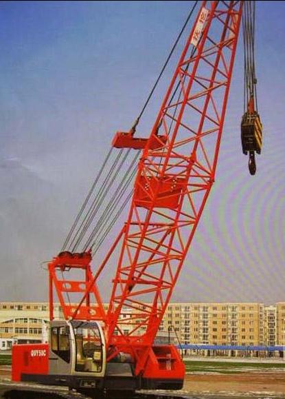 遭遇松软地面 履带吊如何顺利通行？