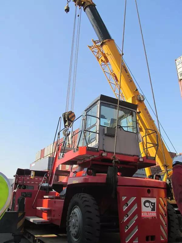 卡尔玛交付一台空箱堆高机至天津博达集团有限公司