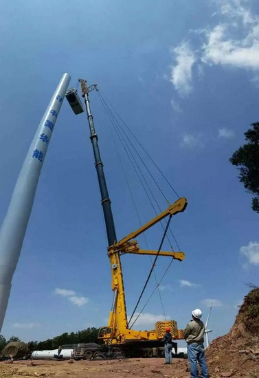 徐工　十年磨砺、匠心打造　赢得徐工两台千吨级起重机同时销售