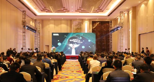 中联重科4.0产品全国巡展上海站开幕 智能产品成行业回暖新势力