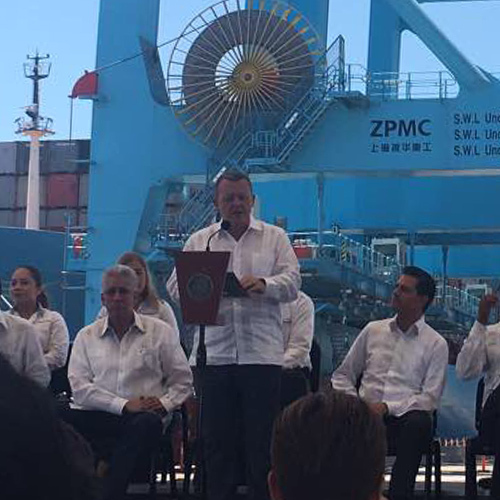 墨西哥总统、丹麦首相相继在ZPMC岸桥下发表演讲
