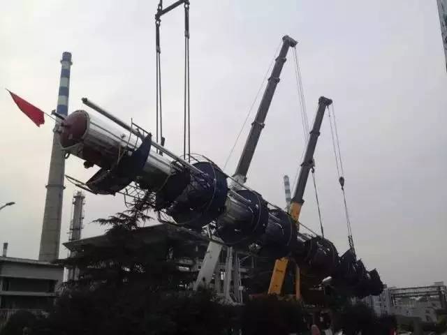 徐工650吨履带吊扬剑中石化齐鲁胜炼，上演精彩“虎口拔牙”！