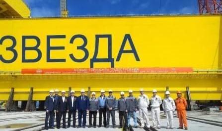 南通中远重工举行俄罗斯1200T龙门吊提升仪式