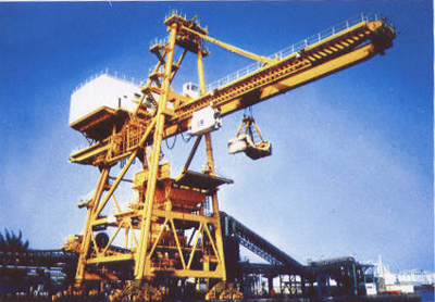 豫飞1250t/h抓斗卸船机