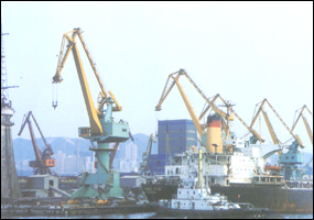 港盛25t-33m门座起重机