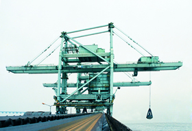 大连重工卸船机