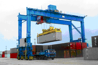 大连重工轮胎式集装箱门式起重机
