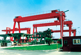 大连重工门式起重机