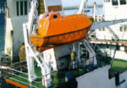 青岛北海船舶重工重力倒臂式吊艇架