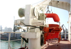 青岛北海船舶重工单臂回转式吊艇架