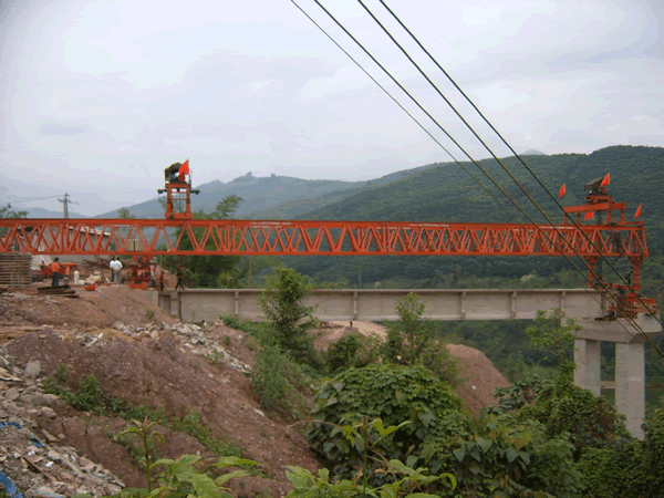 河南省中泉路桥100t桥机 100t