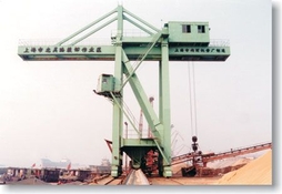 上海振达:装卸桥式起重机