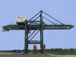 无锡华东重机: 岸边集装箱起重机
