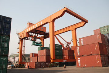 佛山凯弗集中箱龙门式起重机