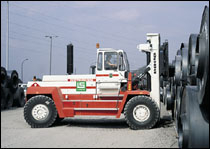 瑞典斯维叉车(SVETRUCK)45吨钢卷专用搬运叉车 50120-60_港机网