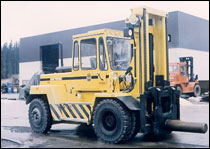 瑞典斯维叉车(SVETRUCK)13.6吨叉车 13660-32