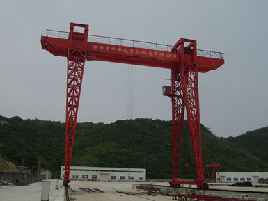 新乡市中原ME50+20T-20m门式起重机