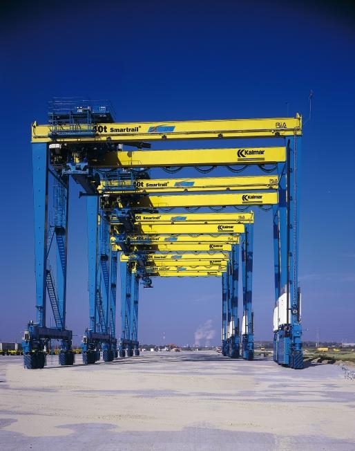 卡尔玛轮胎式集装箱龙门起重机