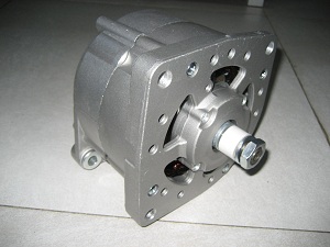 沃尔沃，斯湛尼亚，发电机24V 80A